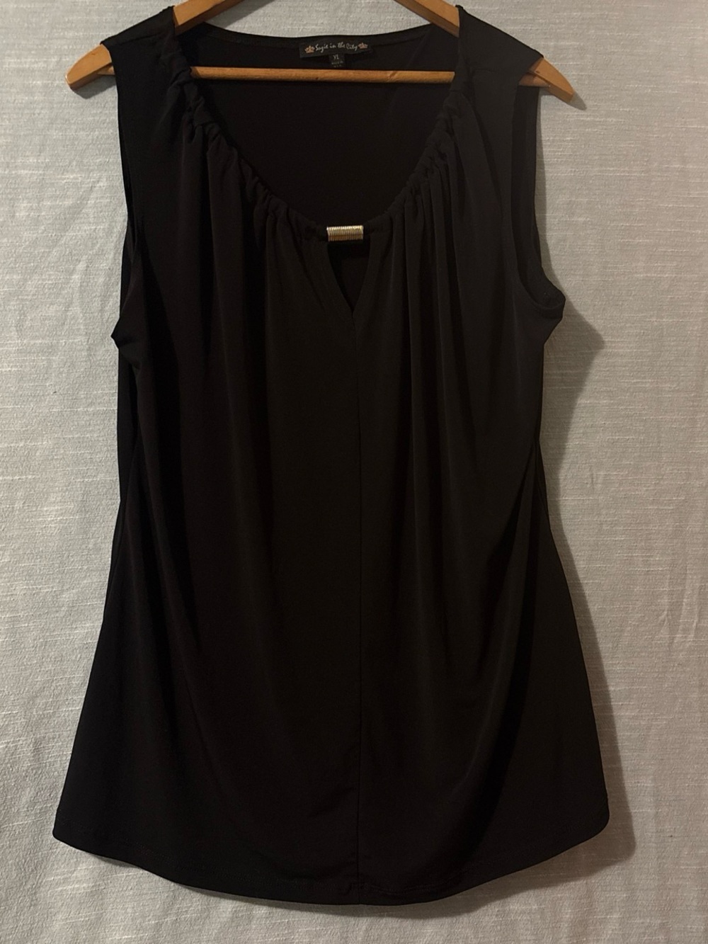 Suzie In The City Blouse Sleeveless Pullover V-Notch Neck Black Women’s Sz XL